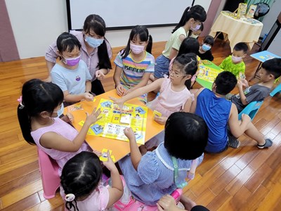清水圖書館以推理文學為館藏特色,定期規劃多元有趣的推理活動