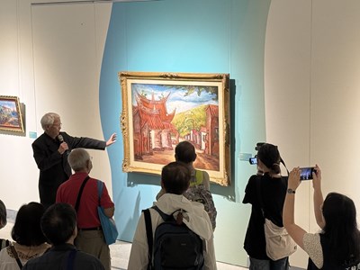 策展人盛鎧指出-陳澄波常以故鄉嘉義的景色入畫-本次展出-古廟-取景於彰化元清觀_