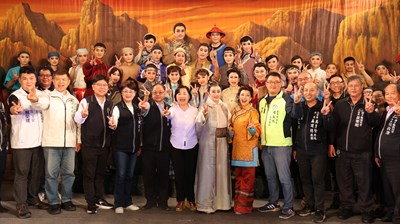 2025臺中傳統藝術巡演-明華園總團《俠貓》大合照