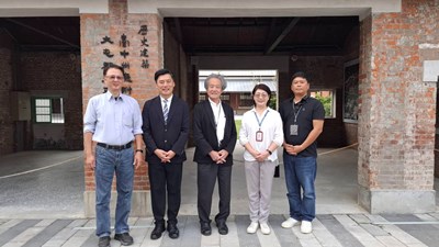 01參訪者合影：左起李智富處長、王新衡教授、西村幸夫教授、陳佳君局長、呂耀中教授