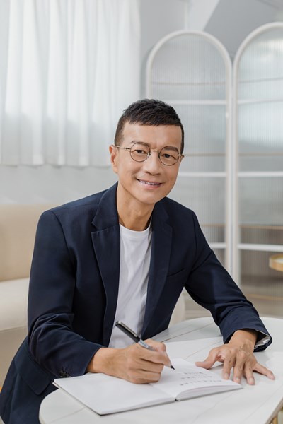 吳若權於葫蘆墩文化中心的週六講座，分享以「捨得」走向「放下」的修行心靈課題，