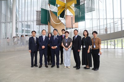 臺中市府與金澤市參訪來賓合照，展開臺日城市文化經驗交流。