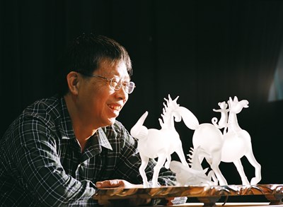 公版-工藝大師李文福以口吹旋轉技法創作的駿馬雄風系列大作