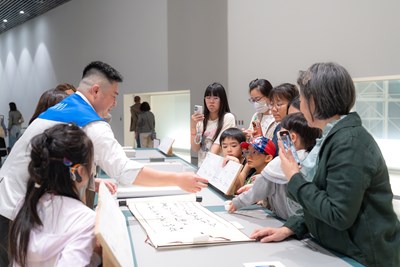 典藏教育展「庫房裡的光」將於暑假起推出互動式定時導覽。圖片來源：臺中市立美術館提供