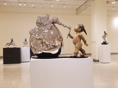 張也「冰×火‧金銀遊戲」共30件精彩雕塑於大墩文化中心展出