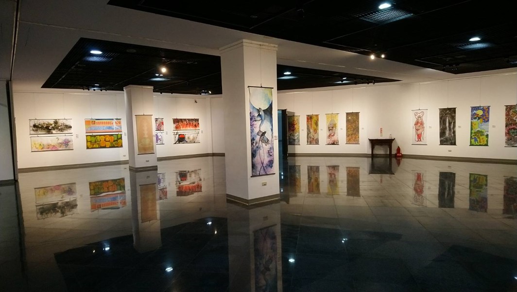 國際彩墨節慶藝術大展展場一景