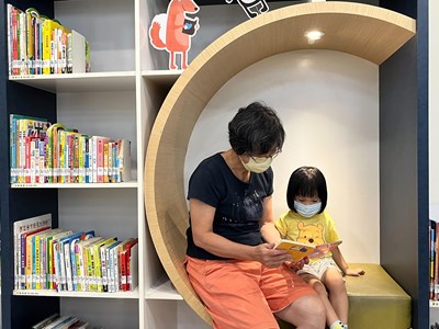 兒童閱讀角共享閱讀趣