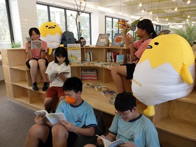 中市圖推廣班級設置閱讀角,建置共讀書香,提供所需要的閱讀資源