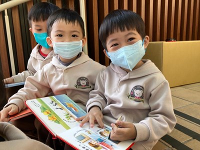 圖書館典藏很多兒童圖書,歡迎大家跟我們一起來圖書館閱讀