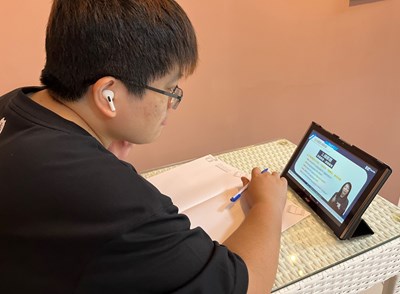 想要提升外語能力,透過借閱電子書就可以在家輕鬆學外語