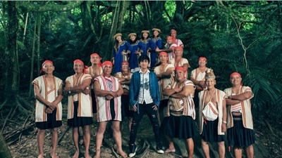公版-布農族原住民的知名歌手王宏恩將演唱多首音樂作品